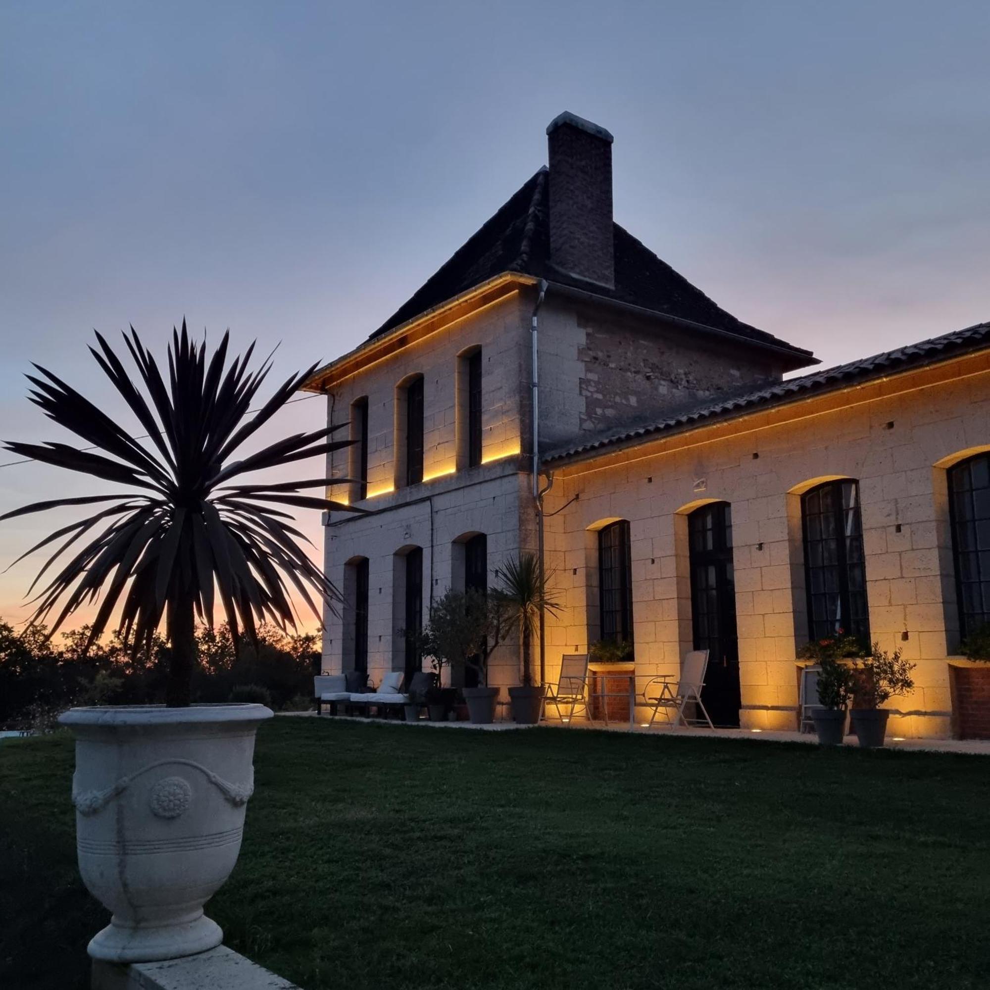 Chateau Neuf Le Desert Le Pizou Екстер'єр фото